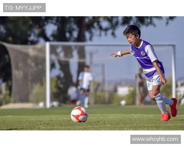 足球巨星闪耀赛场凝聚力量点燃激情谱写绿茵辉煌篇章